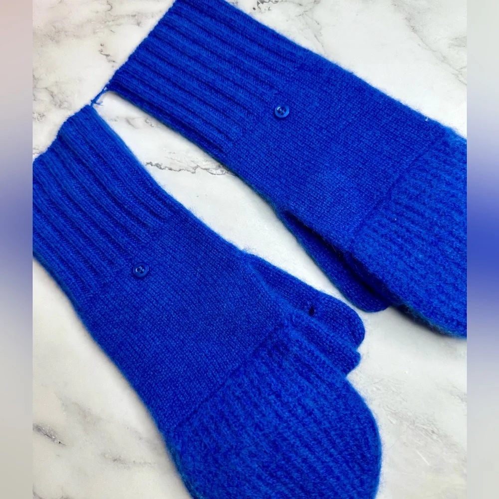 NEW! White + Warren Lazuli Blue Cashmere Ribbed Pop Top Gloves